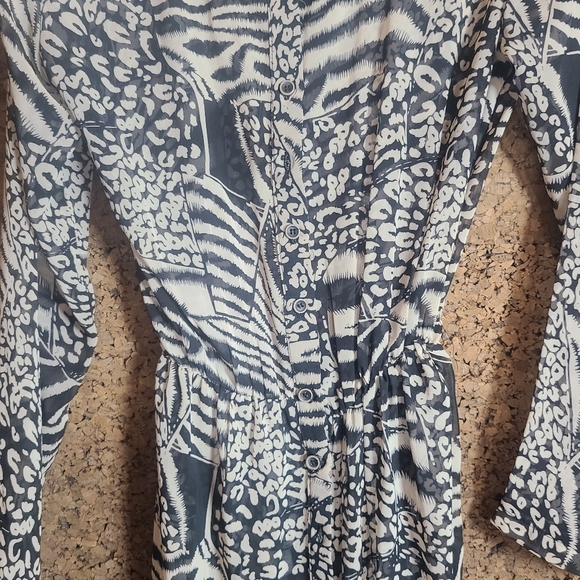 Wemen light maxi dress / cardigan - Picture 2 of 9